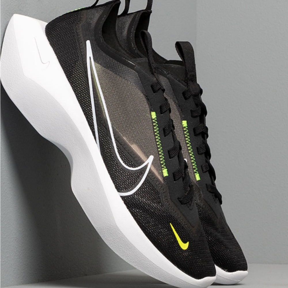 nike vista lite black sneakers  size 9